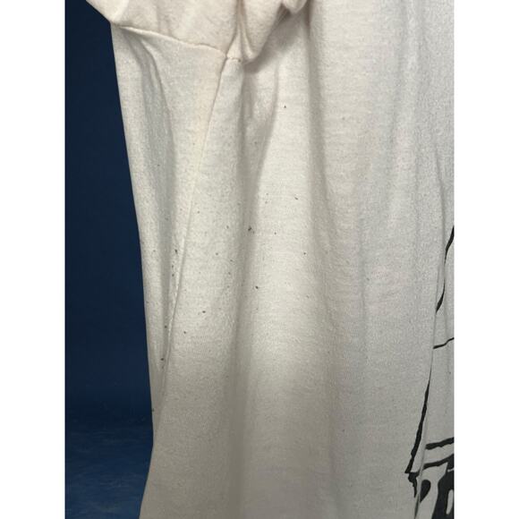 Peanuts Snoopy Woodstock I’d Rather Be in Bed T-Shirt XL Beige V-Neck 2021 Tee - Picture 7 of 10